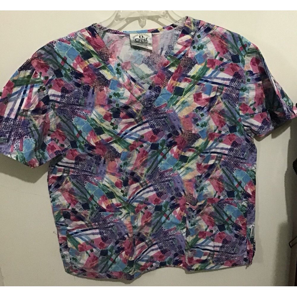 Crest Cottons Scrub Top‎ Woman's Size M Floral Button Short Sleeve Front Pockets